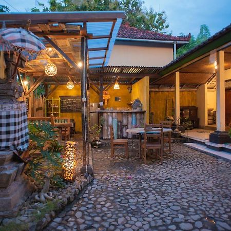 The Village Bed And Breakfast Lovina Buitenkant foto