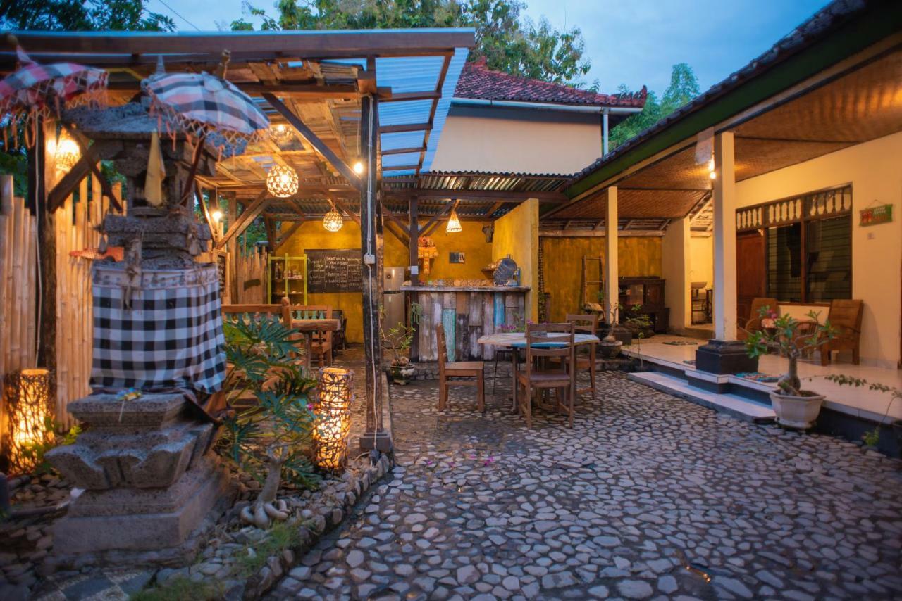 The Village Bed And Breakfast Lovina Buitenkant foto